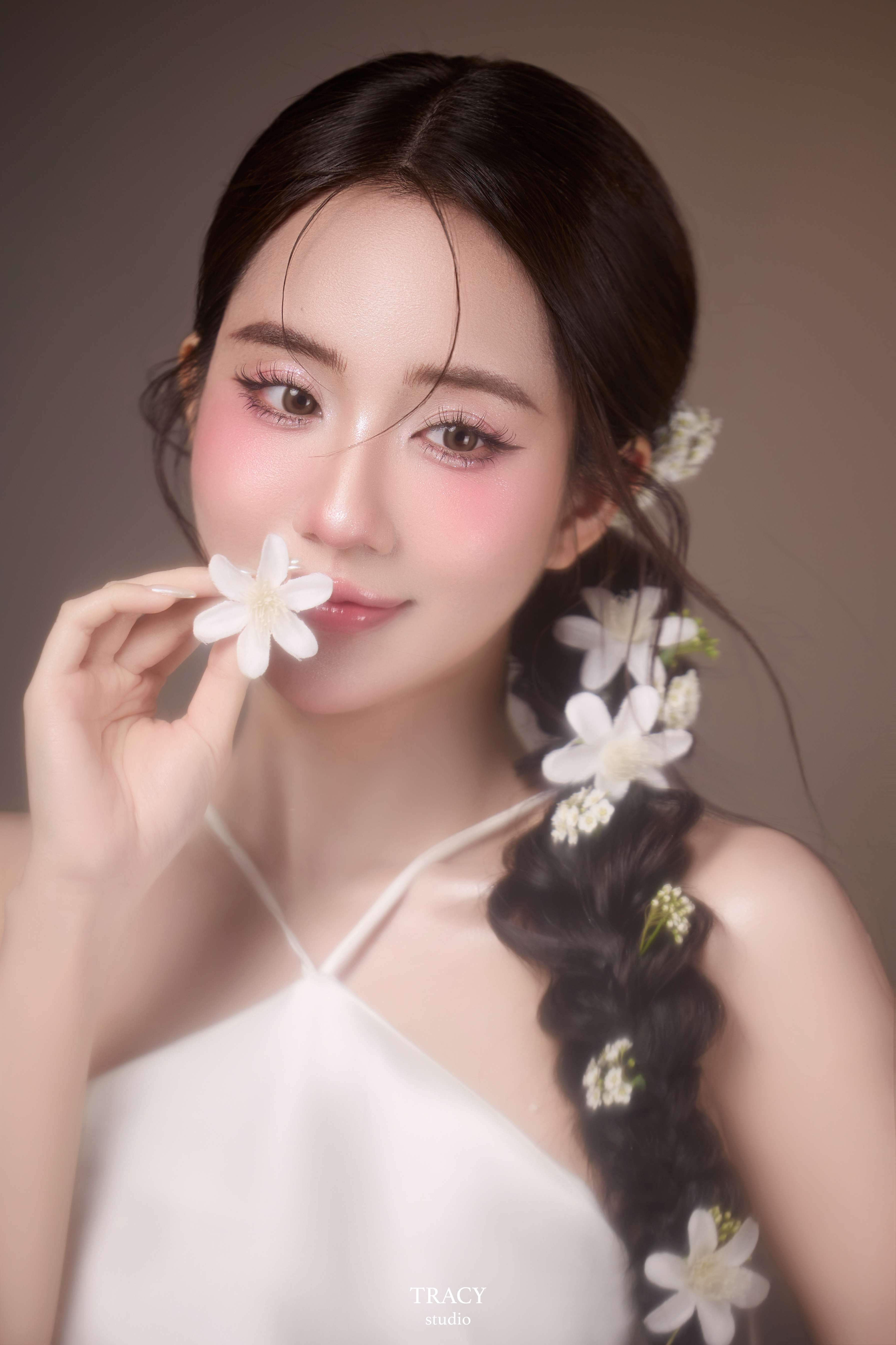 frontend/img/gallery/anh-tet-yem-ao-dai/tracy-studio-chup-yem-tet-trang (2).jpg